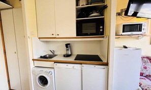 Refrigerador, microondas, horno y lavavajillas 