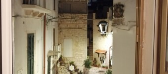 House with terrace in the historic center close to places of interest and services.