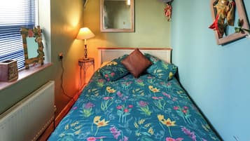 2 quartos, individualmente decorados, individualmente mobiliados