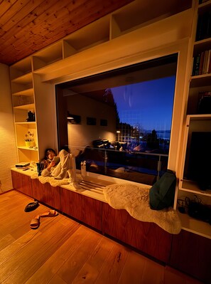 Interior - Holiday Home 'Alpenblick' with Mountain View, Private Terrace and Wi-Fi (Rickenbach)