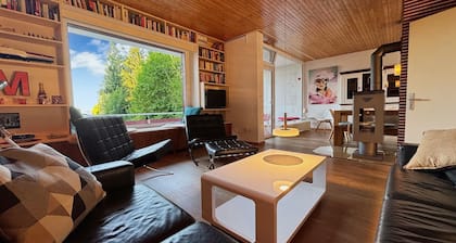 Holiday Home 'Alpenblick' with Mountain View, Private Terrace and Wi-Fi