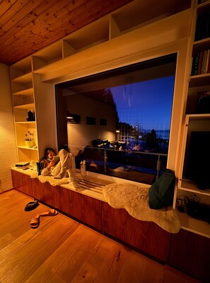 Interior - Holiday Home 'Alpenblick' with Mountain View, Private Terrace and Wi-Fi (Rickenbach)