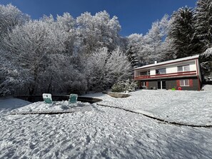 Property grounds - Holiday Home 'Alpenblick' with Mountain View, Private Terrace and Wi-Fi (Rickenbach)