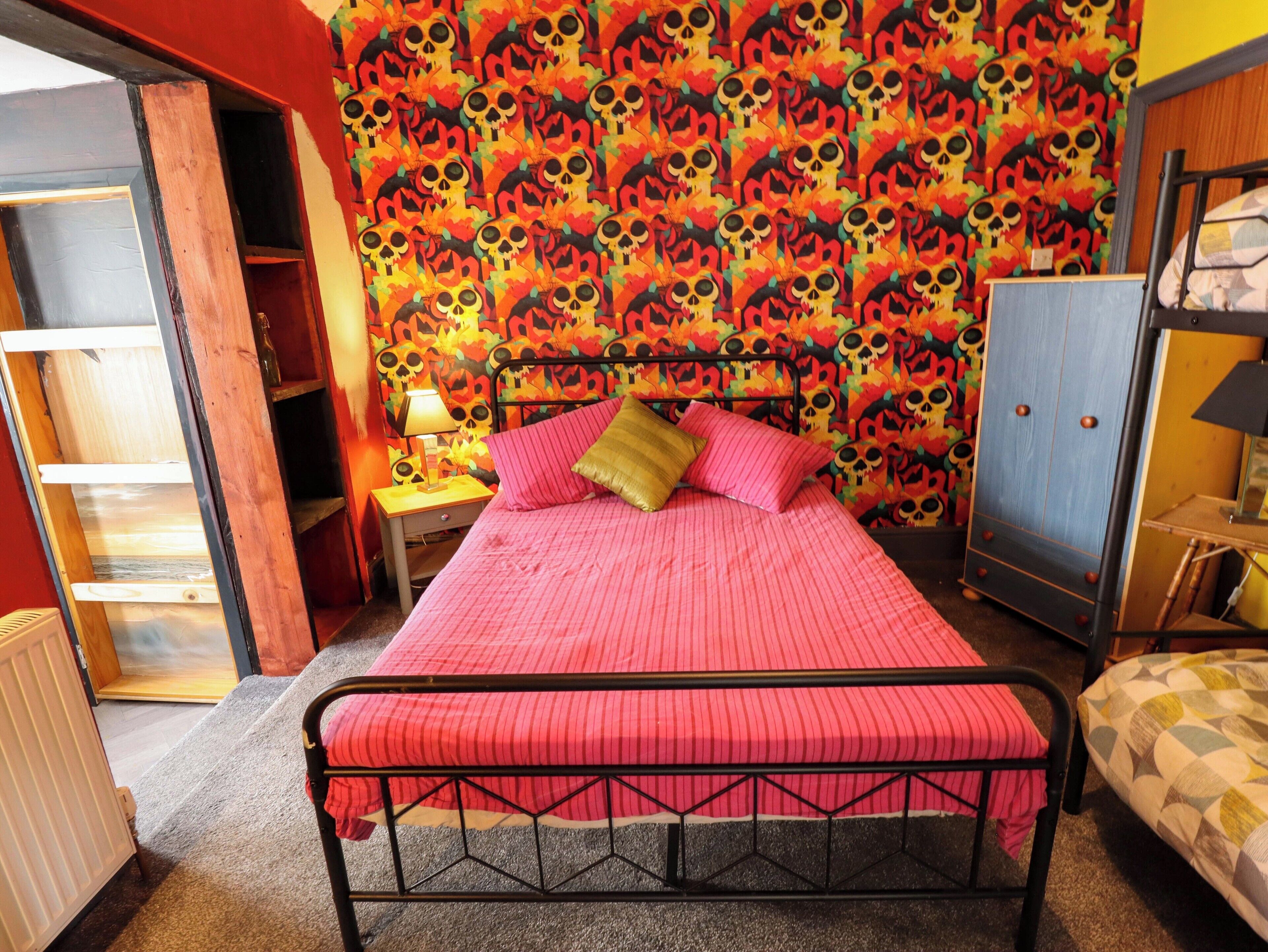 2 bedrooms, individually decorated, individually furnished, free WiFi