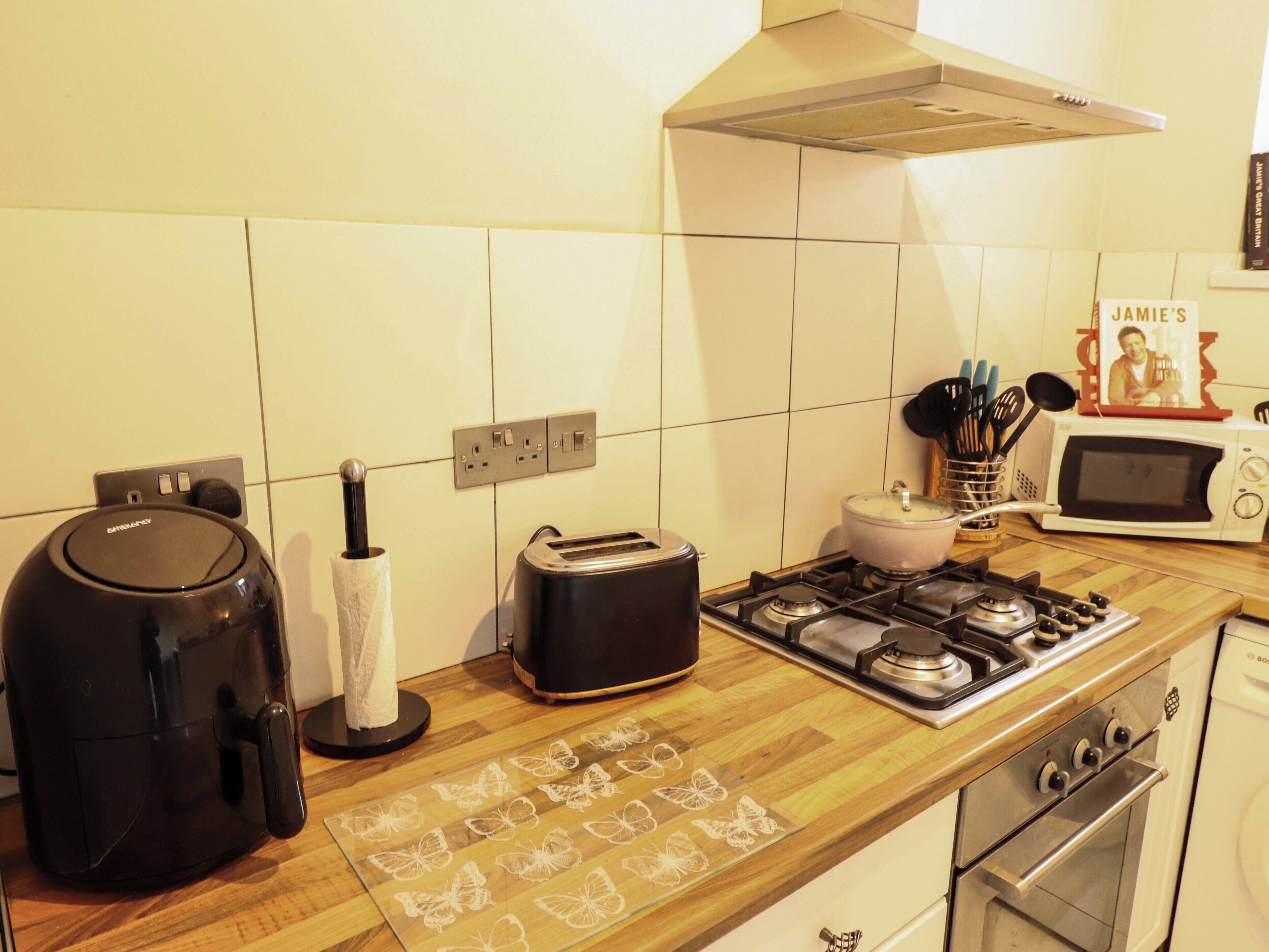 Cookware/dishes/utensils