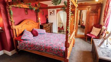 3 bedrooms, individually decorated, individually furnished, free WiFi