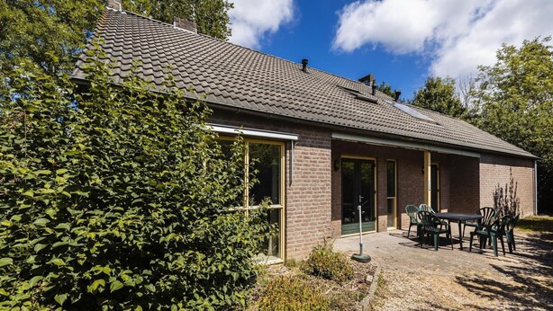 Exterior - Detached Bungalow in Peaceful Setting (Ewijk)