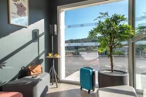 Unclassified image, 2 of 7, button - B&B Hotel Sainte-Maxime Golfe de Saint Tropez (Sainte-Maxime)