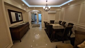 Interior - welcome sea view -families only (Alexandria)