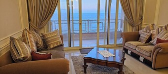 welcome sea view -families only