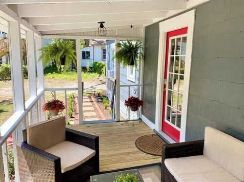 The Little Sandpiper - Charming Port Royal Cottage