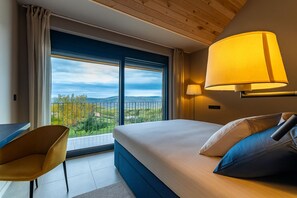 3 chambres, fer et planche à repasser, Wi-Fi, draps fournis