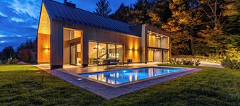 Blacksmith House - Stylish vacation home with spa & nature views