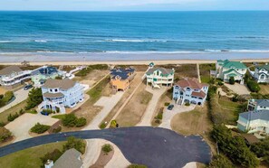 Sun loungers - Coastal Comfort in Duck - Hot Tub, Pool Access & Steps to Beach Fun! (Duck)