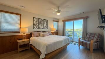 6 bedrooms, iron/ironing board, free WiFi, bed sheets