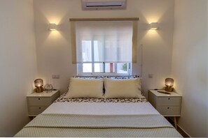 Silitysrauta/-lauta, Wi-Fi, vuodevaatteet