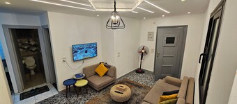 Alex Gate apartment - families only - 3 BR apt