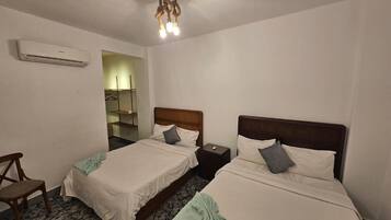 3 habitaciones, tabla de planchar con plancha y wifi