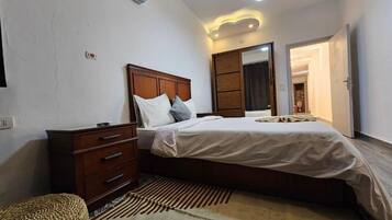 3 habitaciones, tabla de planchar con plancha y wifi