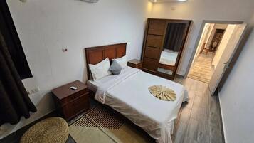 3 habitaciones, tabla de planchar con plancha y wifi