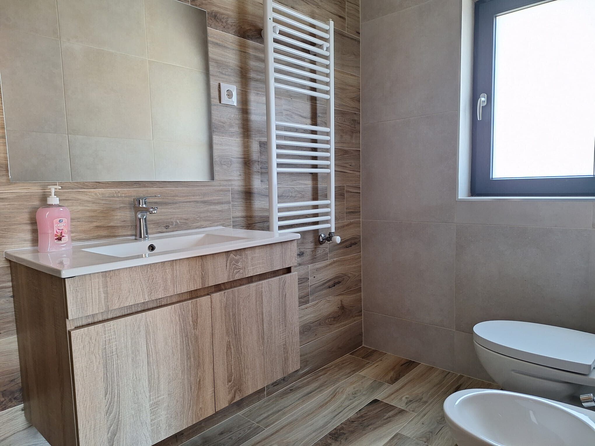 Ducha, secador de pelo, toallas