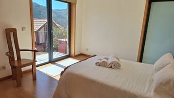 3 chambres, draps fournis