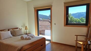 3 bedrooms, bed sheets, wheelchair access