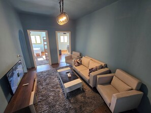 Living area - Alex Gate apartment - families only - Seaview 3 BR apt (Alexandria)