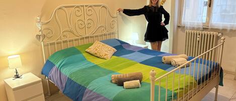 2 chambres, fer et planche à repasser, Wi-Fi, draps fournis