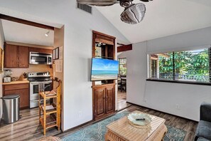 Interior - Balinese-Inspired 2nd Floor 1BR Hideaway in Victoria Park ~ 1.5 Miles to Beaches (Fort Lauderdale)