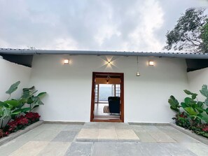 Villa Cardamom - 2BR Infinity Pool Villa | Desk, laptop workspace, free WiFi