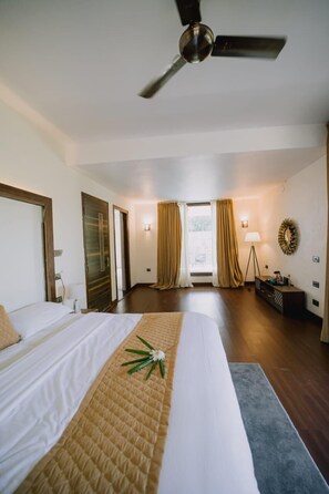 Villa Clove - 1BR Pool Villa | Desk, laptop workspace, free WiFi