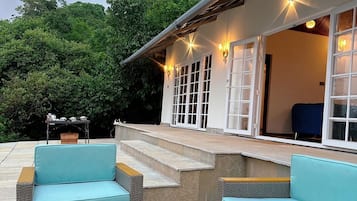 Luxury Villa, 2 Bedrooms, Private Pool, Mountain View | Desk, laptop workspace, free WiFi