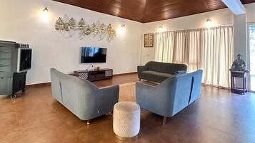 豪華別墅, 2 間臥室, 私人泳池, 山景 | 書桌、手提電腦工作空間、免費 Wi-Fi