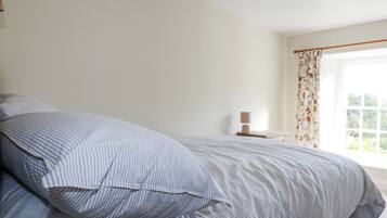 3 bedrooms, individually decorated, individually furnished, free WiFi