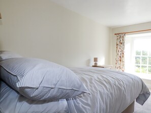 3 bedrooms, individually decorated, individually furnished, free WiFi