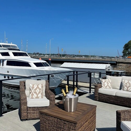 Drift Loft Houseboat