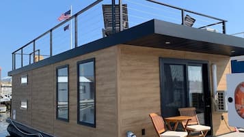 屋外ダイニングエリア