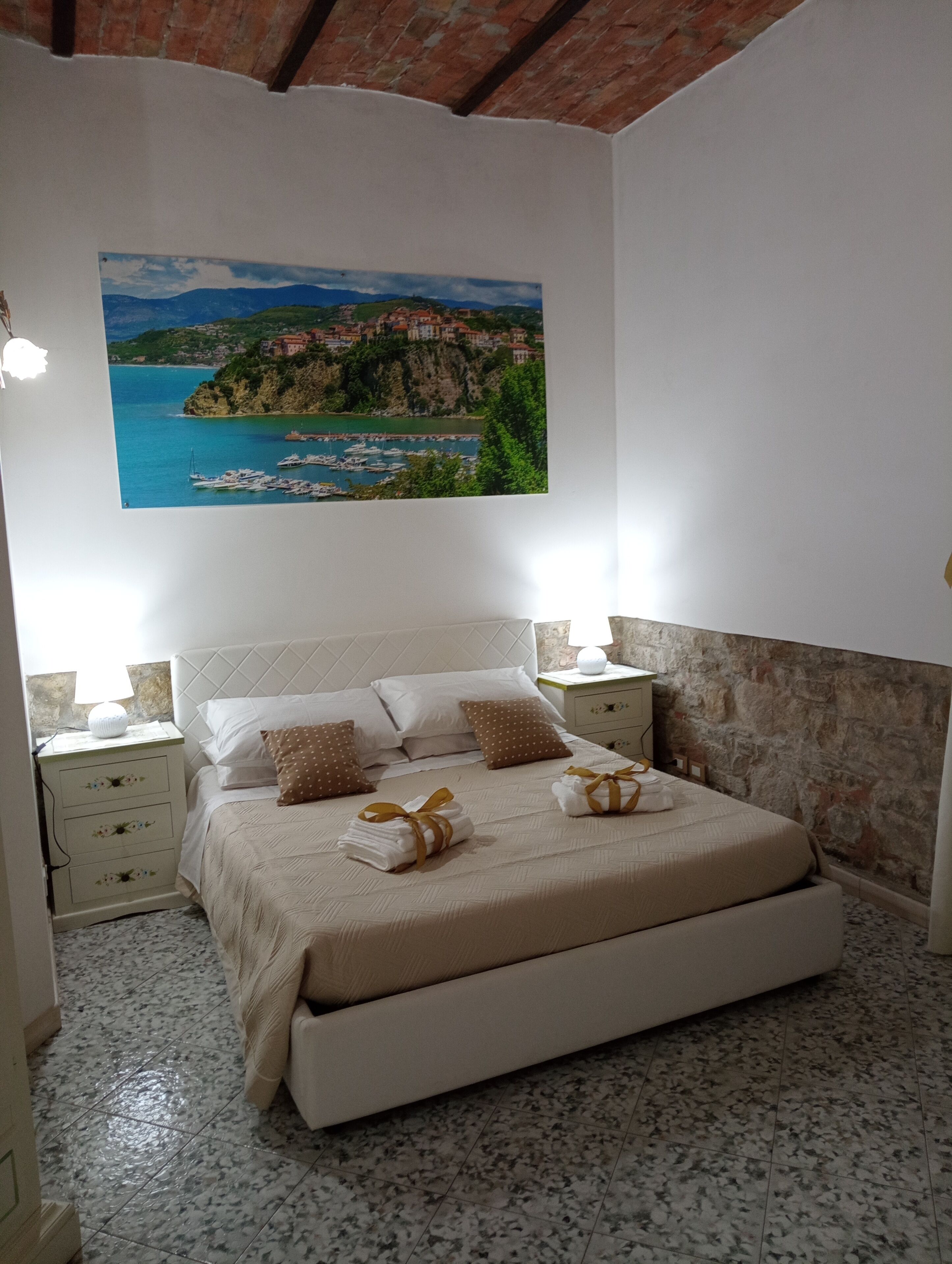 1 camera, Wi-Fi gratuito, lenzuola