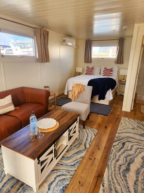 1 chambre, fer et planche à repasser, accès Internet, draps fournis