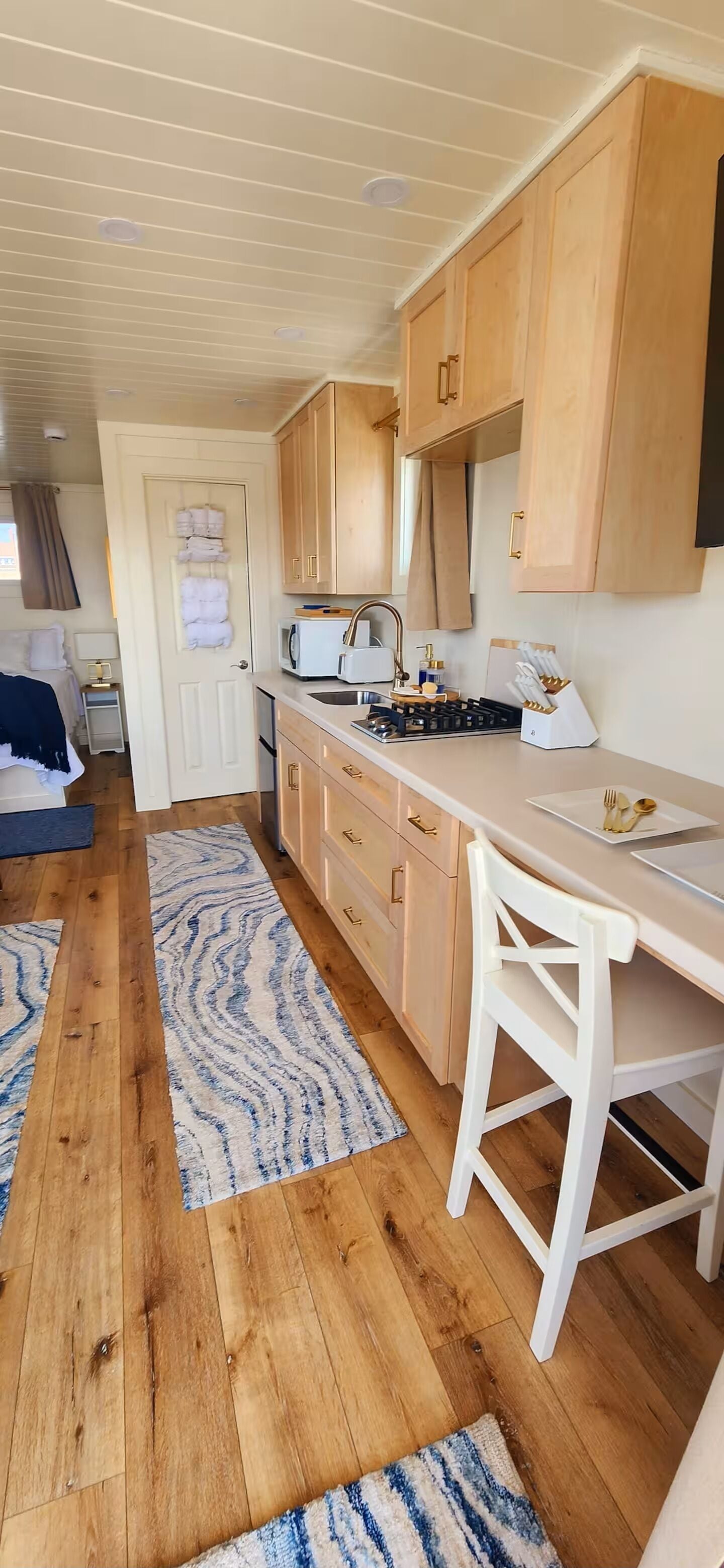 Micro-ondes, four, plaque de cuisson