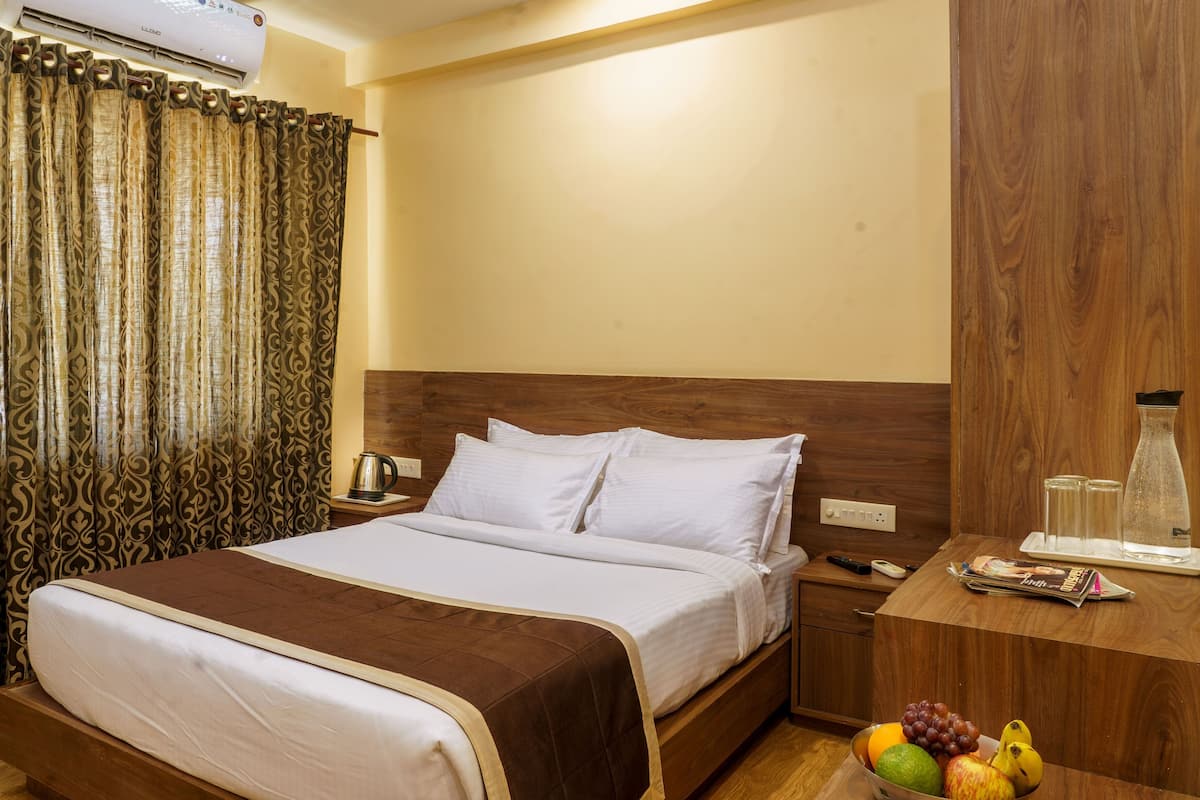 Economy Double Room | Iron/ironing board, free WiFi
