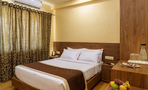 Economy Double Room | Iron/ironing board, free WiFi