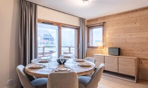 Dining - New Ski-in Ski-out Apartment (Huez)