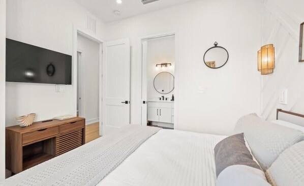 5 bedrooms, iron/ironing board, free WiFi, bed sheets