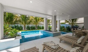 Pool - Just Pearly - 2 min walk to beach! (Bradenton Beach)