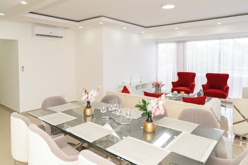 La Isla Royal-Sistema Solar, a lovely 3 bed Penthouse apartment in Miches, DR