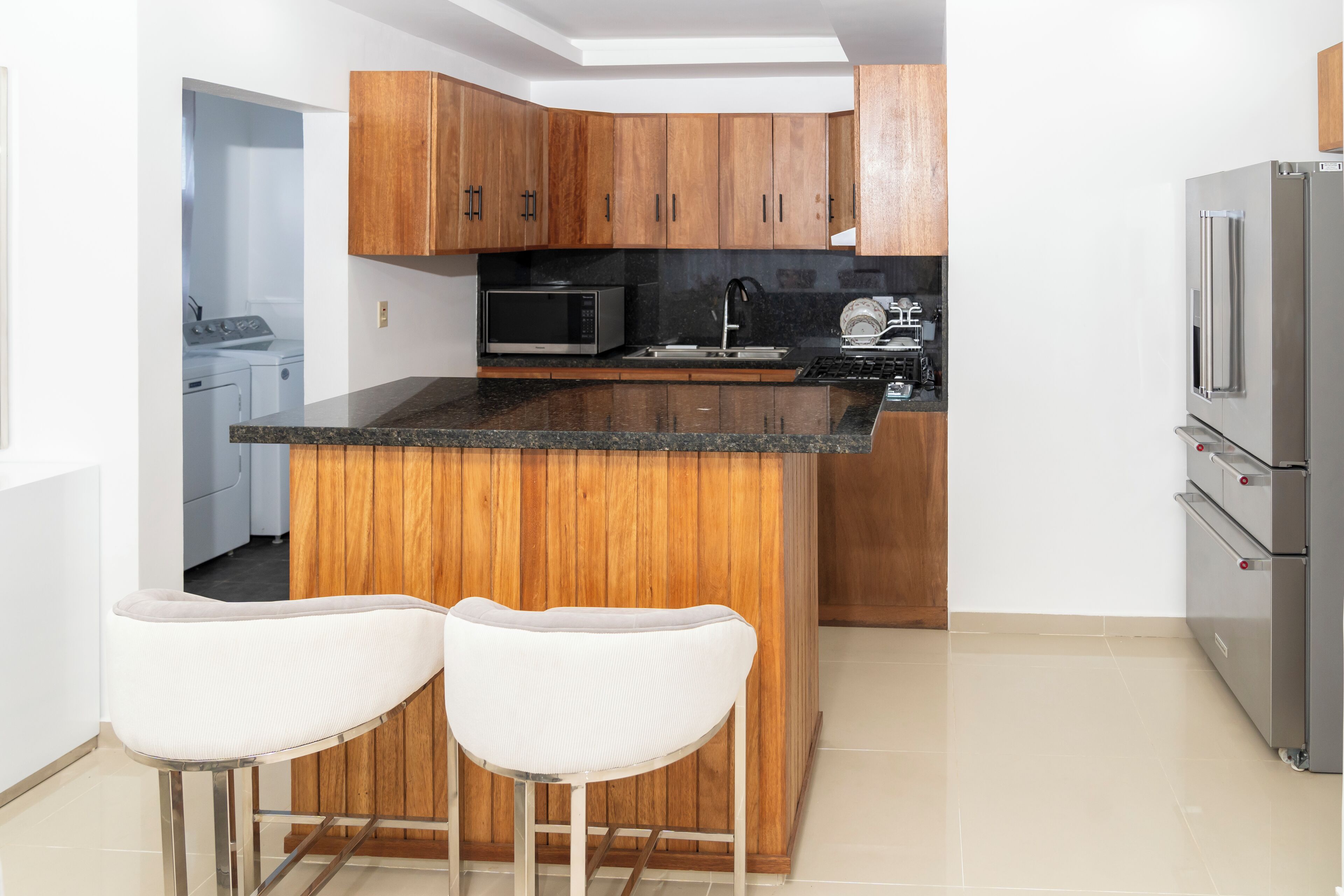 Mikroaaltouuni, uuni, liesi