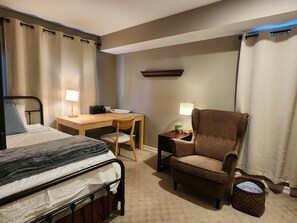 1 habitación, tabla de planchar con plancha, wifi gratis y ropa de cama 