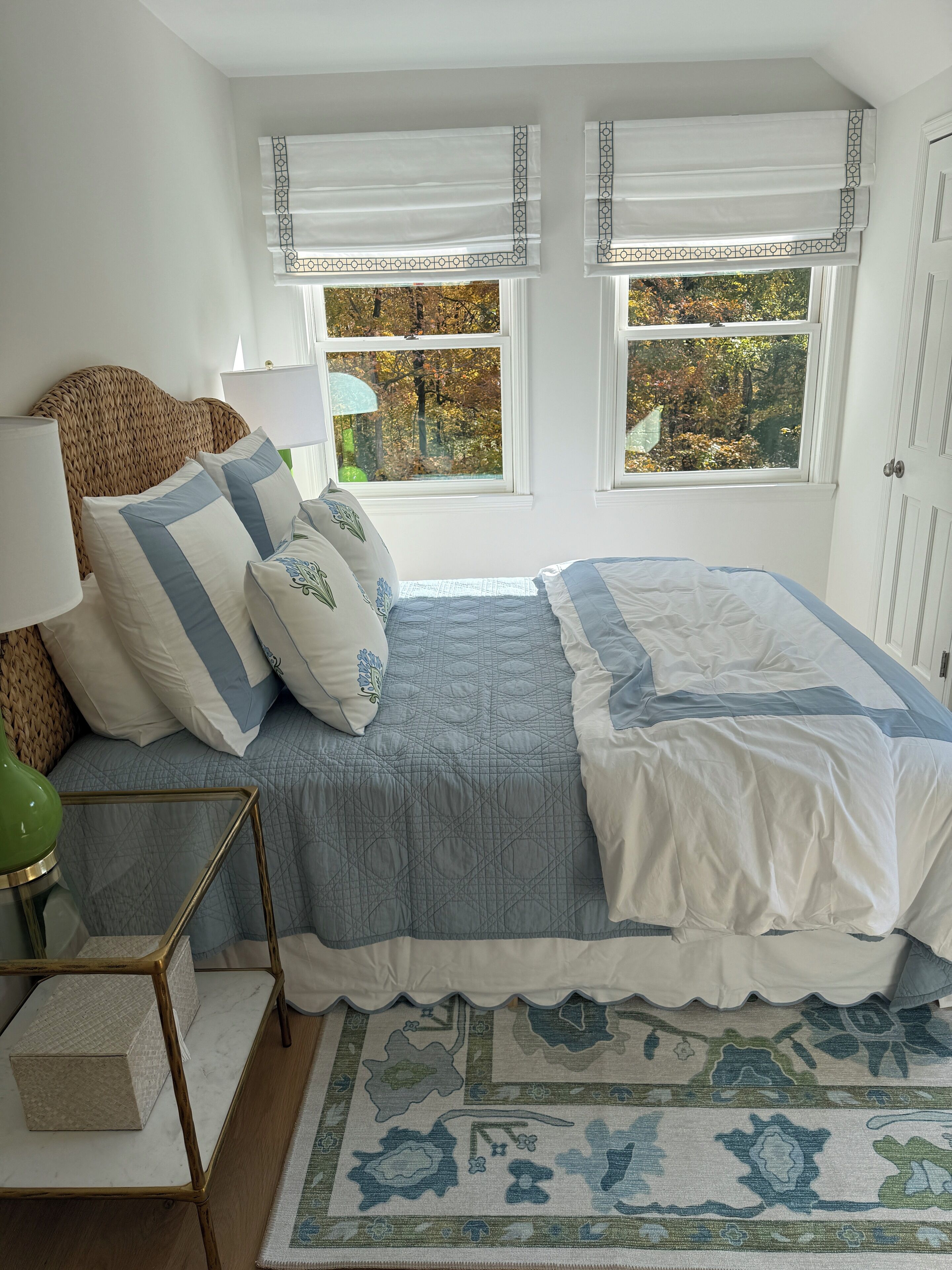 2 bedrooms, internet, bed sheets